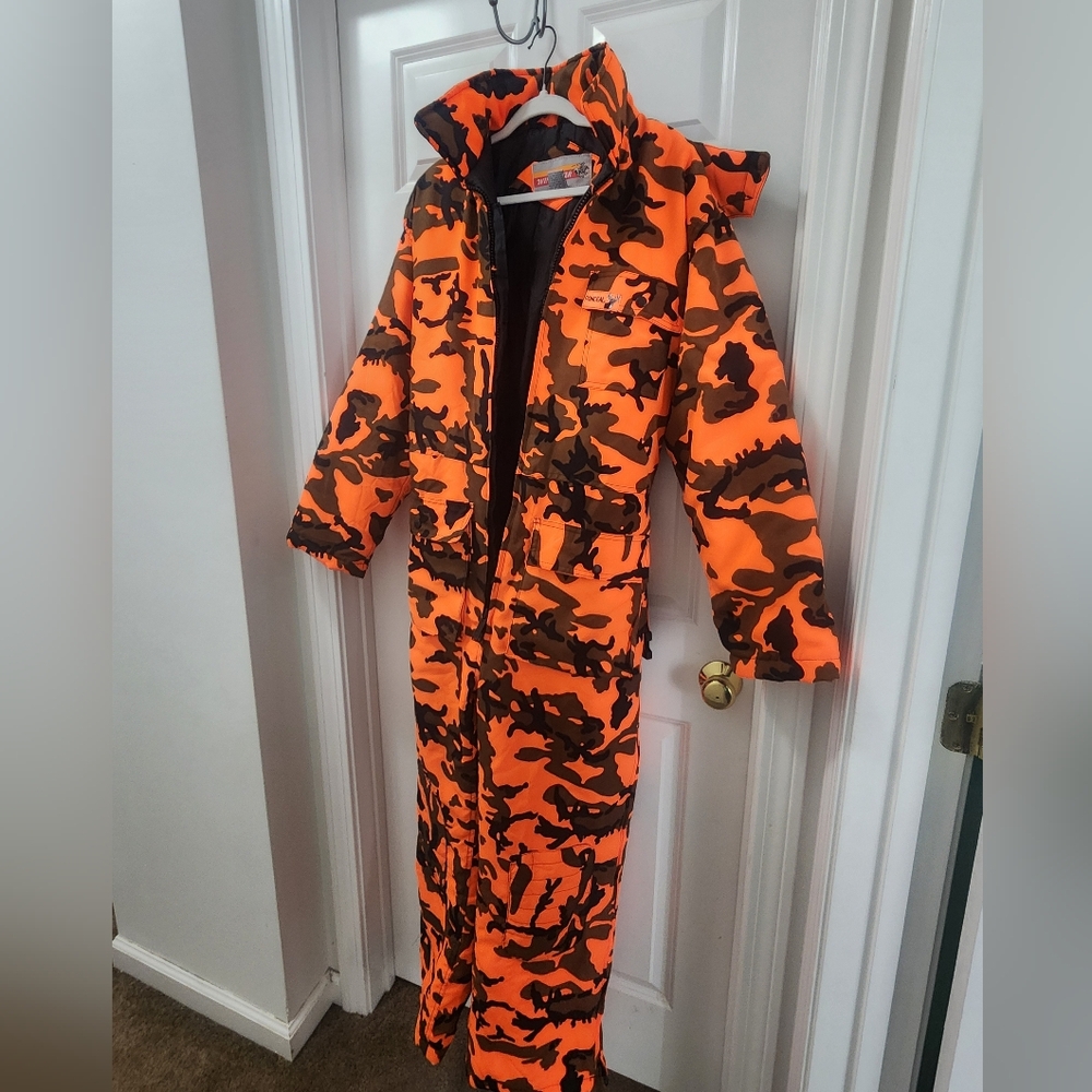Men's Camouflage Puffer Jacket - Vibrant Orange & Brown